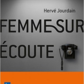 Femme sur écoute de Hervé&nbsp;Jourdain
