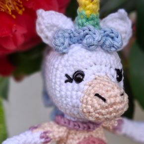 Quand Azilis tricote et crochète… #37 : Luna la petite&nbsp;licorne
