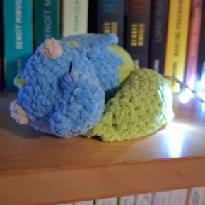 Quand Azilis tricote et crochète… #42 : un dragon endormi&nbsp;!