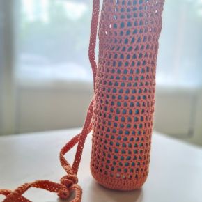 Quand Azilis tricote et crochète… #50 : un porte&nbsp;gourde