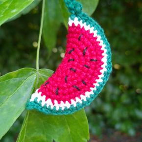 Quand Azilis tricote et crochète… #46 : un porte clé&nbsp;pastèque